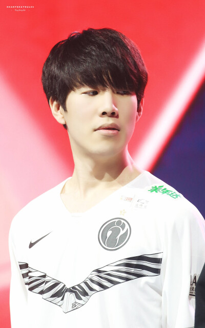 他带着妻子 他带着妻子